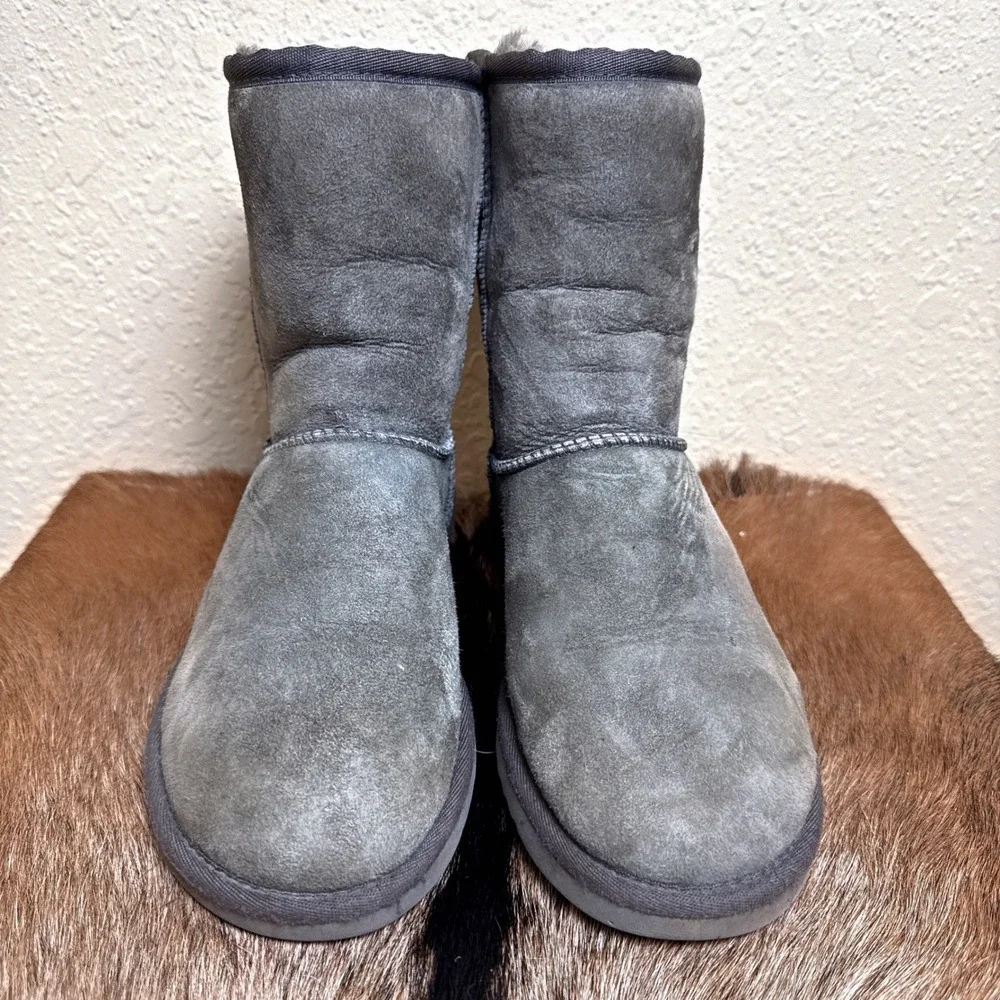 Ugg Australia Boots Winter Classic Short Gray Shearling Size‎ 6 F19008L Cozy